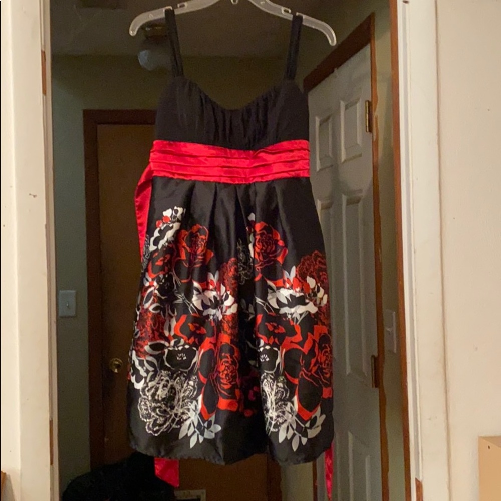 Junior’s formal black, red and white dress